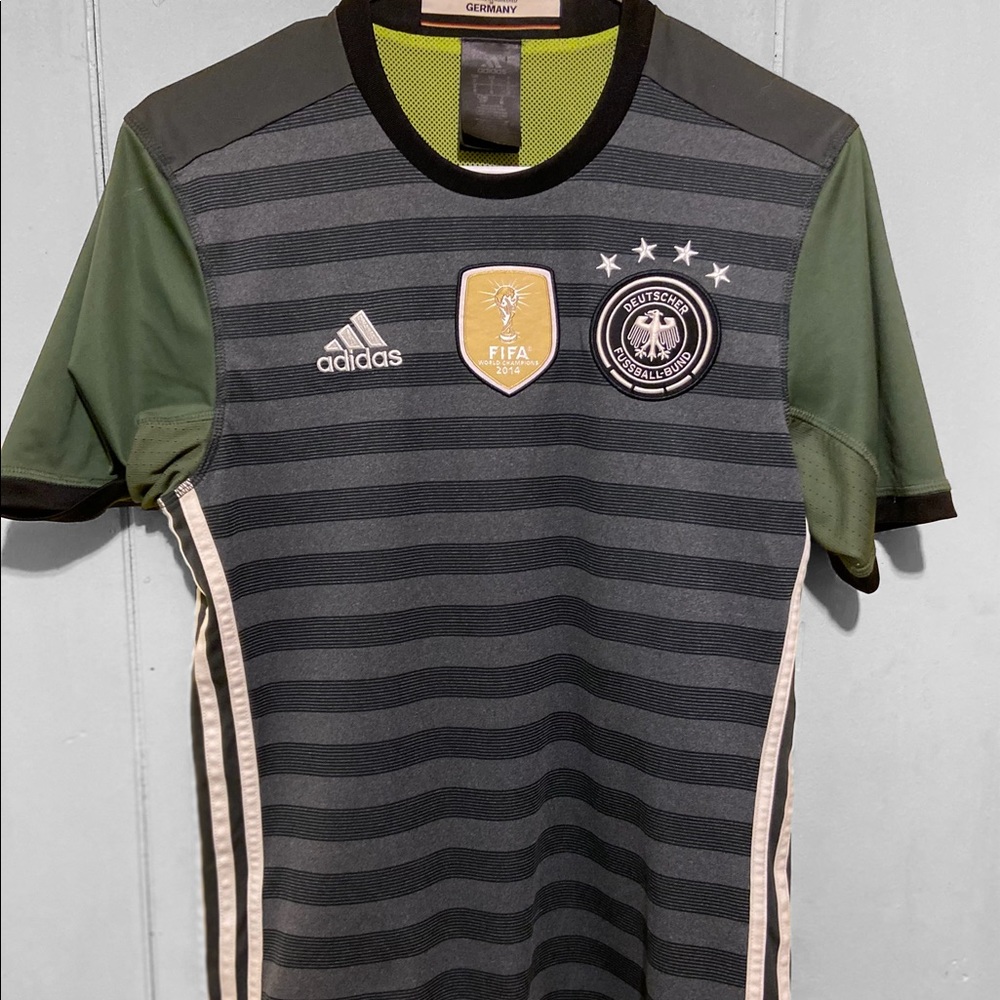 Germany 2014 Green & Black World Cup Jersey. Small.